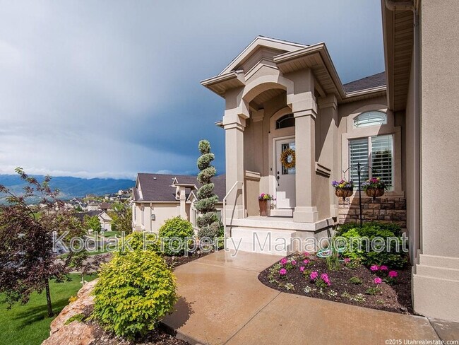 Foto del edificio - 637 Edgewood Dr