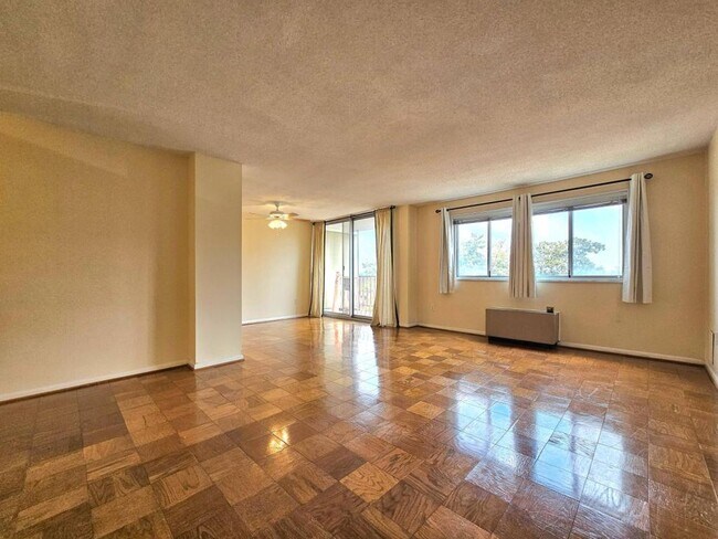 Foto del edificio - 2059 Huntington Ave