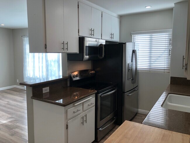 Kitchen Appliances - 844 7th St