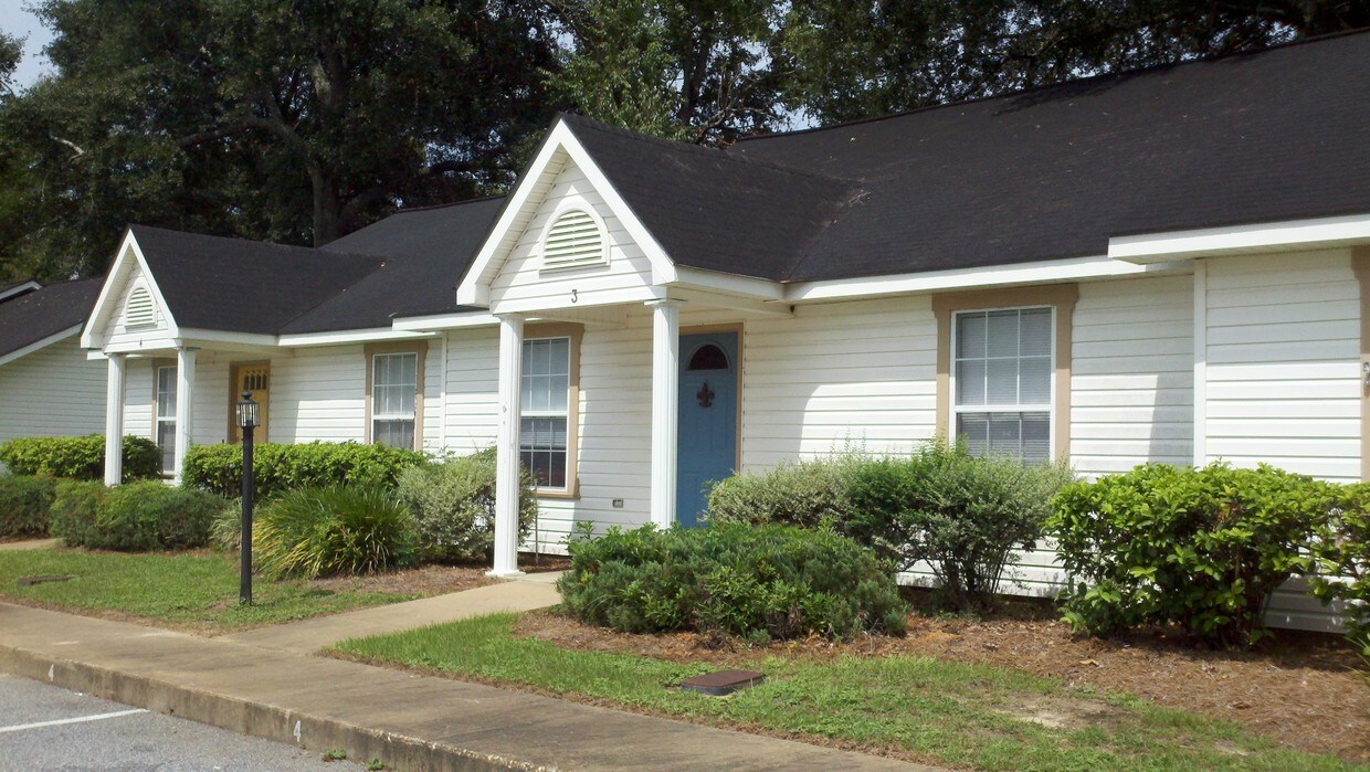 403 S Collier St, Bainbridge, GA 39819 Apartments in Bainbridge, GA
