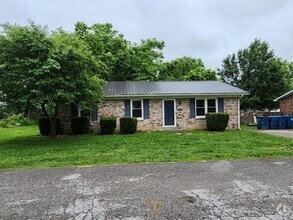 Building Photo - 103 Maple Ct