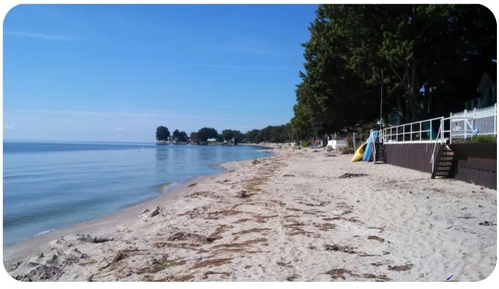 Foto principal - 3916 Lakeshore Dr