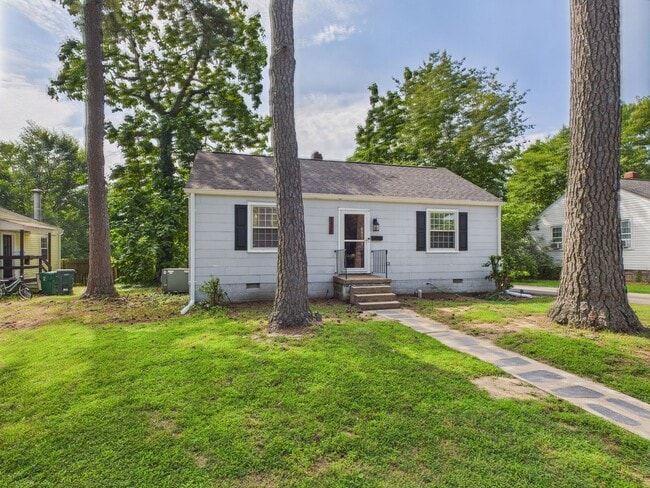 Building Photo - 1409 Landis Dr