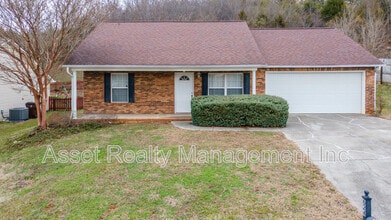 Building Photo - 624 Drakewood Rd