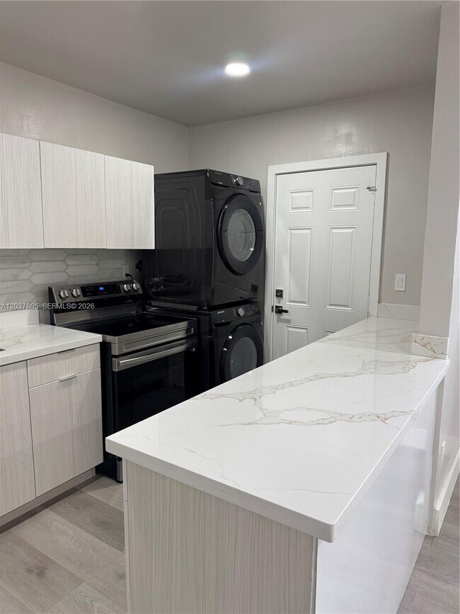 Foto del edificio - 3000 NW 91st St