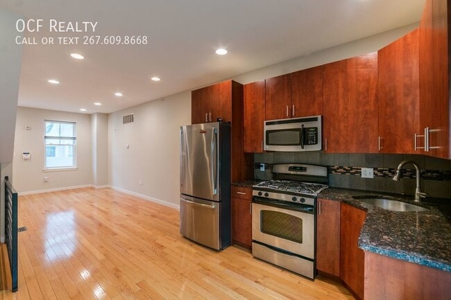 Building Photo - Point Breeze 3 Bed Home