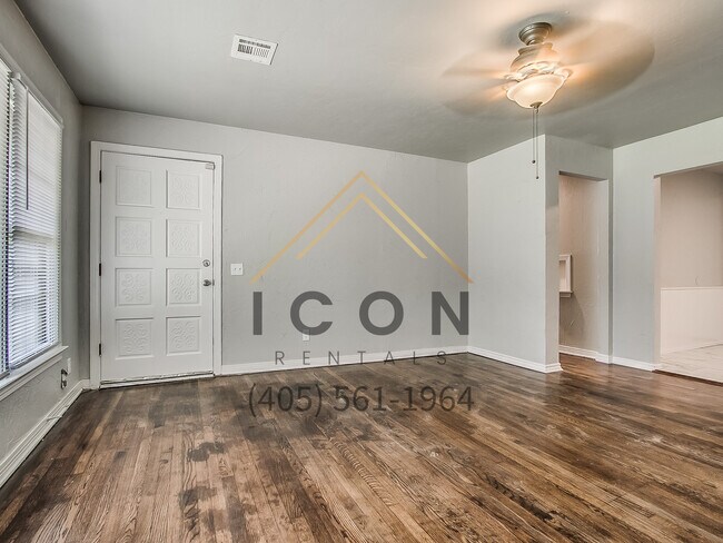 Building Photo - 1300 Oxford Way