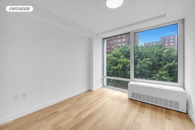 Building Photo - 111 E 115th St