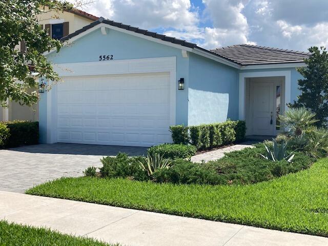 Primary Photo - 5562 Starfish Rd