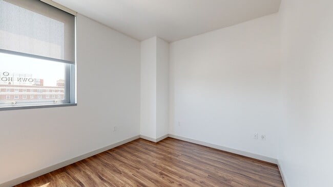 Interior Photo - 3033 Wilshire