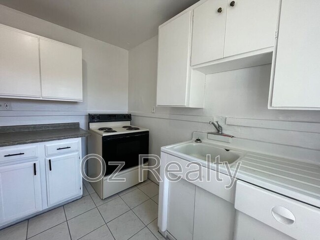 Foto del edificio - 3430 Maple St