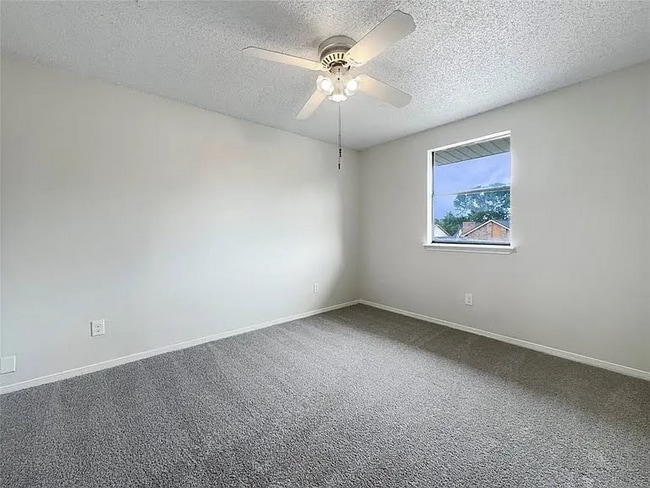 Building Photo - 11688 Woodbuck Trail