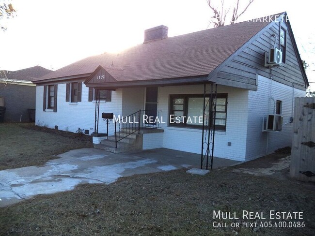 Building Photo - 3 Bed 1 Bath home for rent in the Village