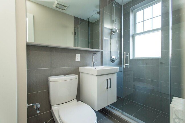 Building Photo - 202 Chestnut Ave