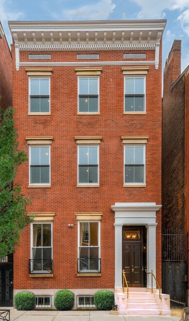 Building Photo - 708 Park Ave