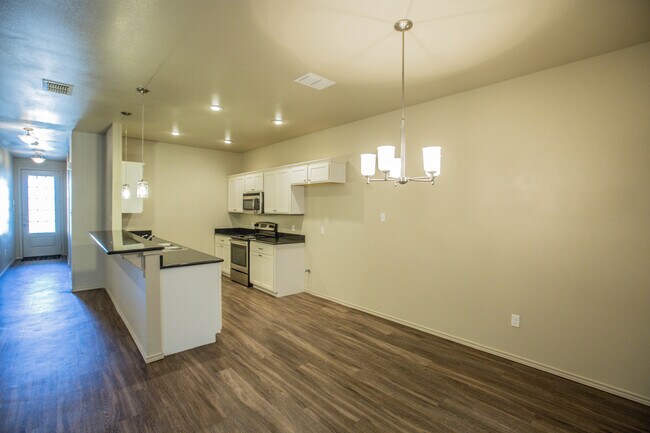 Foto del edificio - Pre-Leasing - Endearing Home in North Overton!