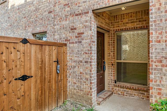 Building Photo - 9405 Deerhurst Pl