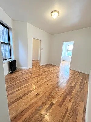 Building Photo - 208 St Nicholas Pl