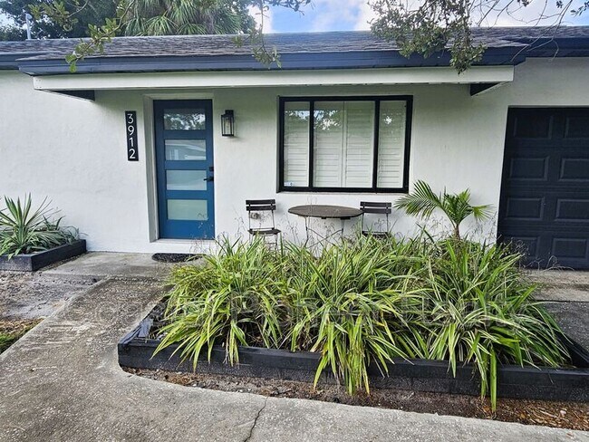 Foto del edificio - 3912 W Bay View Ave