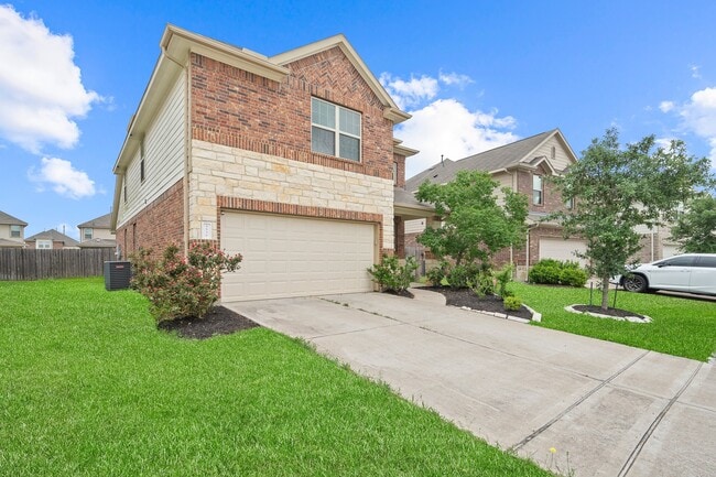 Building Photo - 3530 Vivaldi Dr
