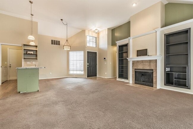 Building Photo - 904 Merlin Cir