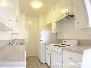 Building Photo - 1415 Bundy Dr