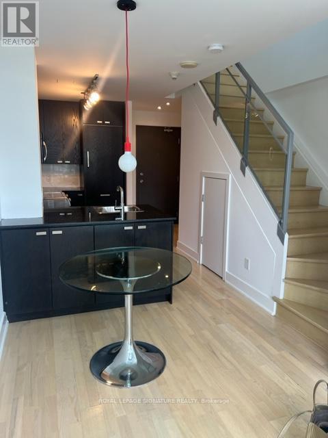 Photo du bâtiment - 637 Lake Shore Blvd W