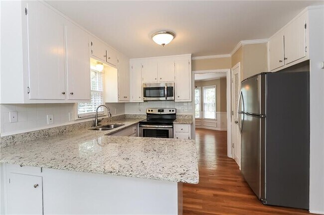 Foto del edificio - 2723 Chestnut Ridge Way
