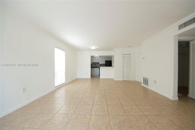 Foto del edificio - 6900 N Kendall Dr
