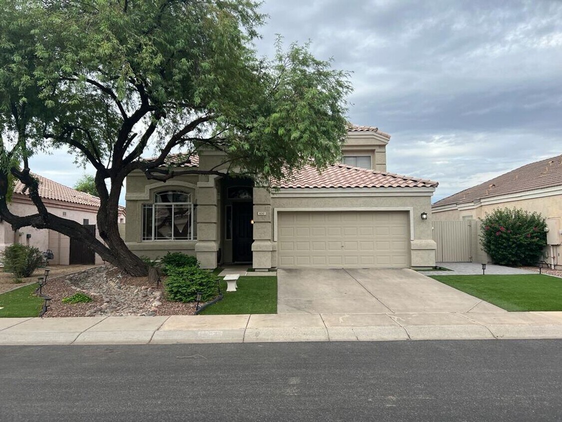 Foto principal - BEAUTIFUL EXECUTIVE STYLE home w/ entertai...