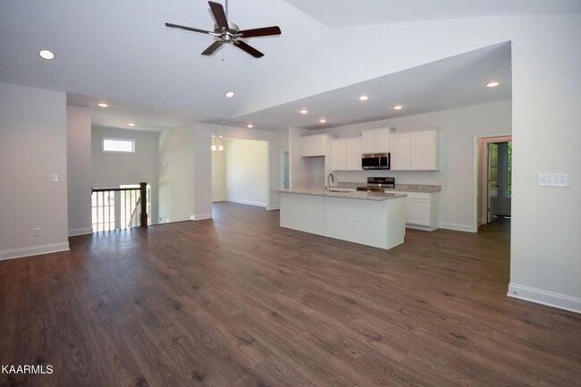 Building Photo - 8135 Vassar Ln