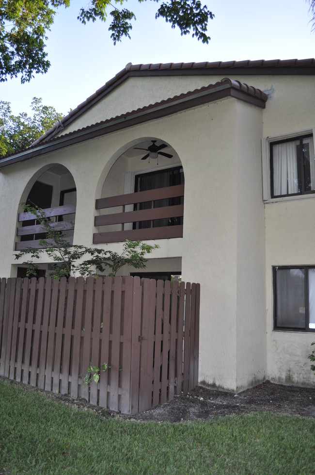 Building Photo - 8977 SW 123rd Ct