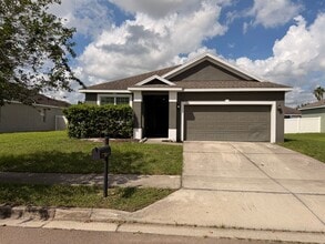 Building Photo - 633 Highland Meadows Ave