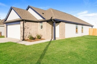 Building Photo - 2105 Crimson Lake Blvd