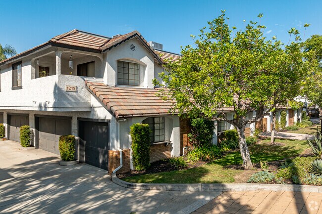 Charter Oak Apartments - Charter Oaks