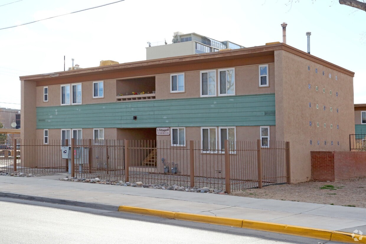 Foto principal - 1404 San Carlos Dr SW