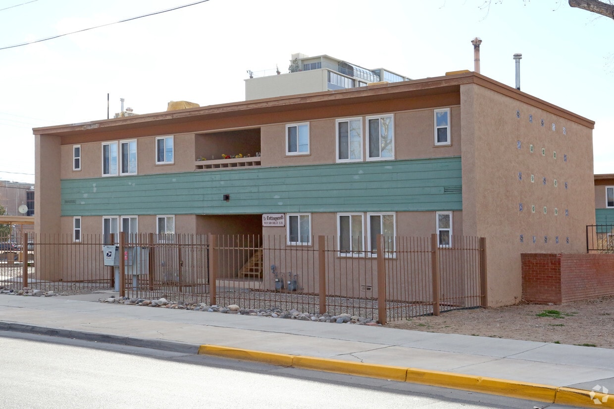 Primary Photo - 1404 San Carlos Dr SW