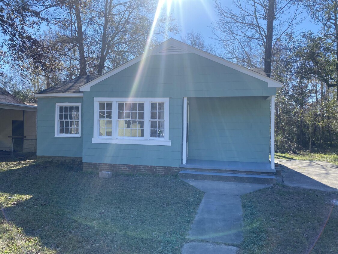 1706 Louise St, Hattiesburg, MS 39401 House Rental in Hattiesburg, MS