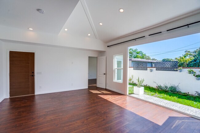 Foto del edificio - 9427-9422 S 4th Ave