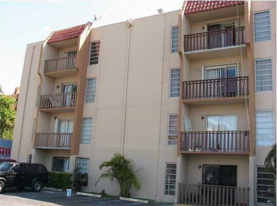 Foto principal - 4715 NW 7th St