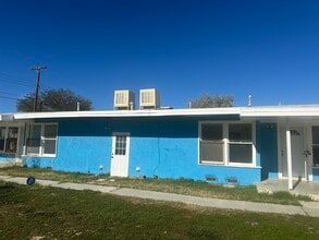 Building Photo - 13115 Davenport St
