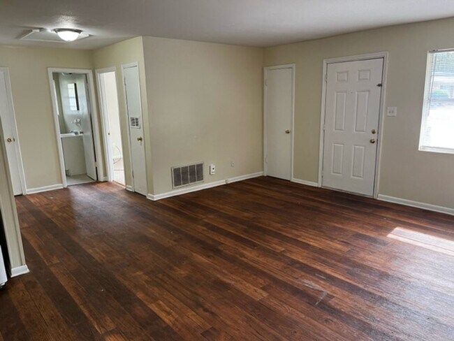 Foto del edificio - 2Bed/1Bath Duplex