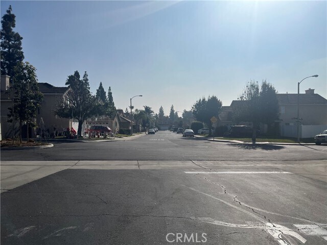 Building Photo - 951 Primrose Ln