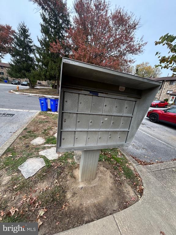 Foto del edificio - 7051 Knighthood Ln