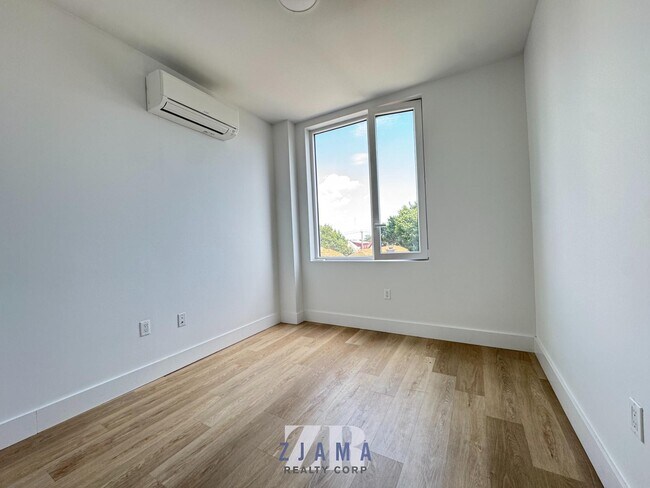 Foto del edificio - 1629 Brooklyn Ave