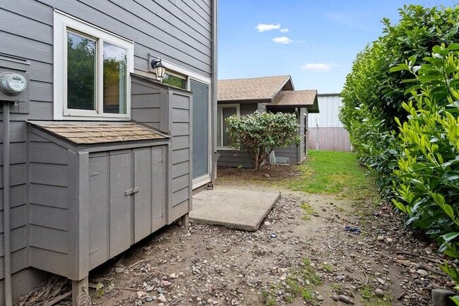 Building Photo - Beautiful soon to be remodeled 2bed/1bath!