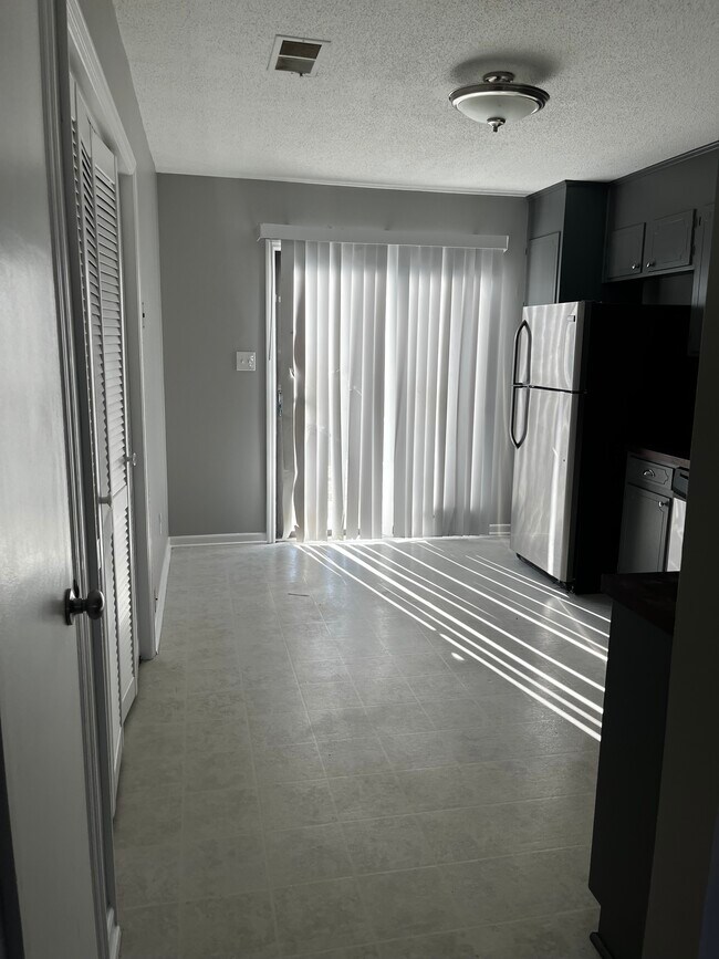 Foto del edificio - 1608 Windsong Ct