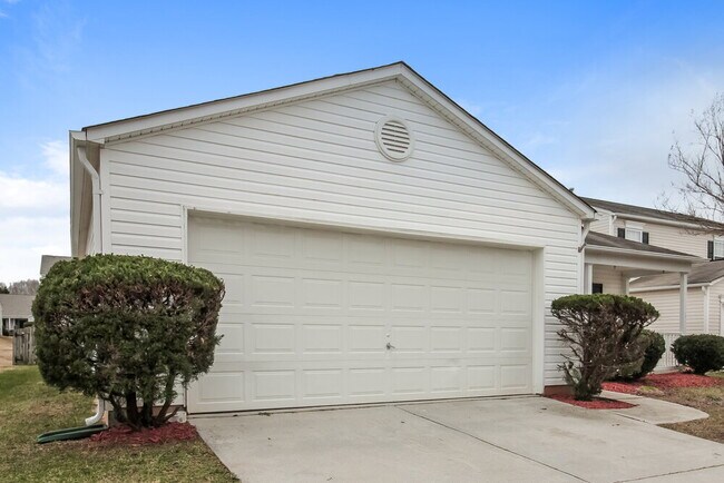 Foto del edificio - 8145 Rosberg Ln