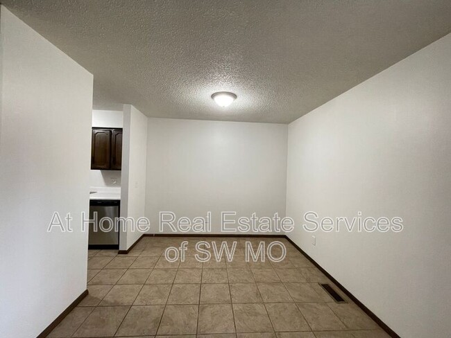 Foto del edificio - 3356 E Whiteside St