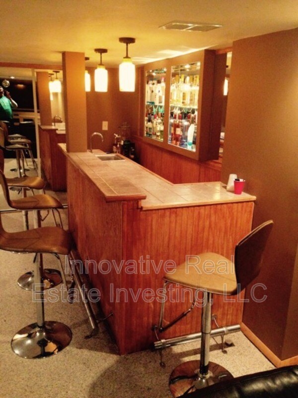 Foto principal - 305 W 22nd St